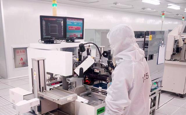 向全世界公开最先进光刻机！pg电子模拟器试玩央视首次(图3)